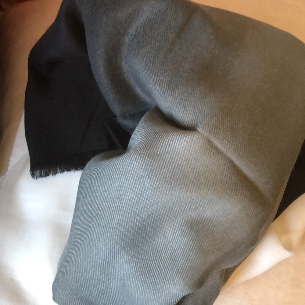 Cushnie Grey Horizon ombré scarf New! - Picture 5 of 9